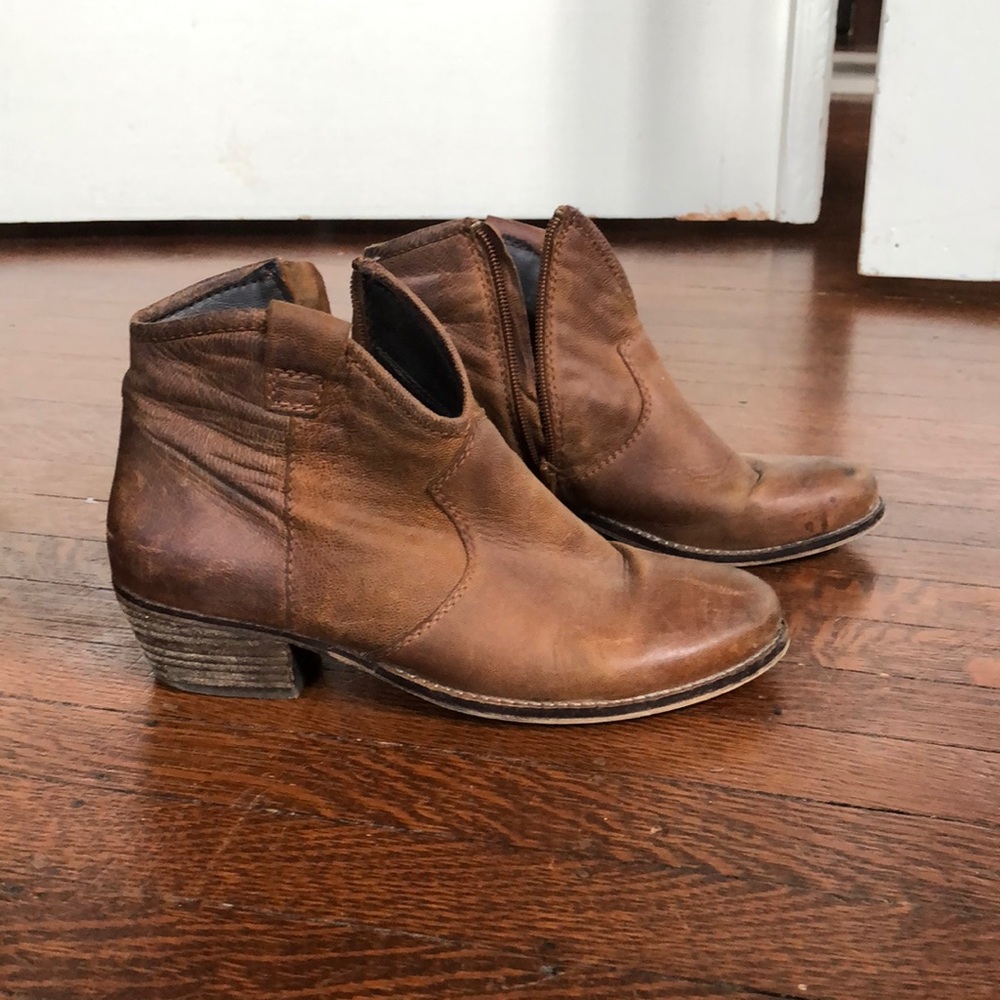 Steve Madden booties